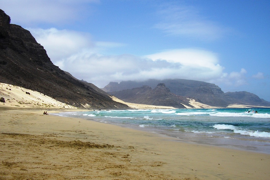 Praia_Grande_Calhau_(S_Vicente,_Cabo_Verde)_1