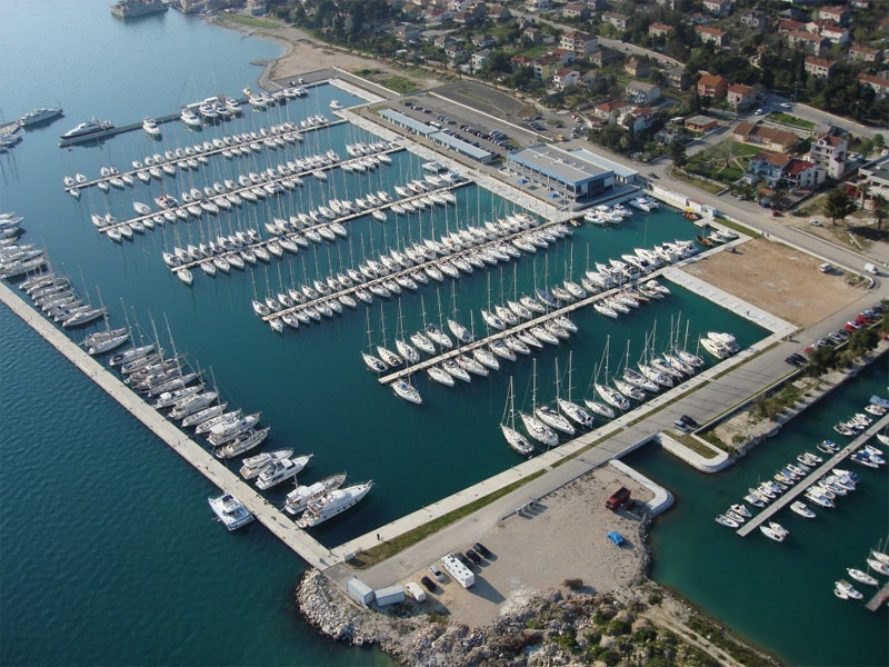 charter-base-kastela-01
