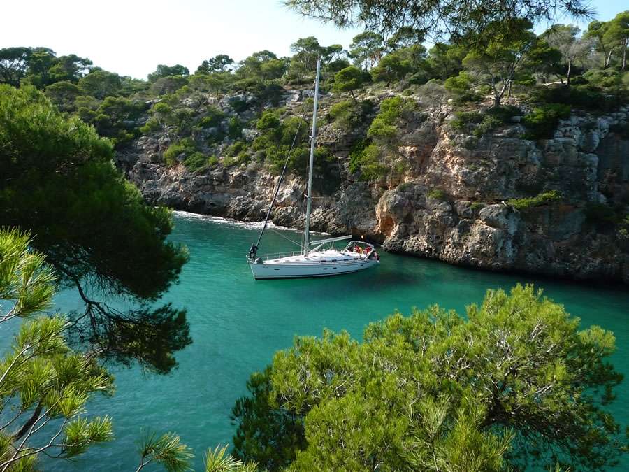 cala_pi_boat